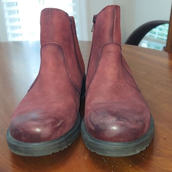 Earth Jordan Ankle Moto Bootie Distressed Red Wine Leather - Women 9.5 D - Picture 2 of 8